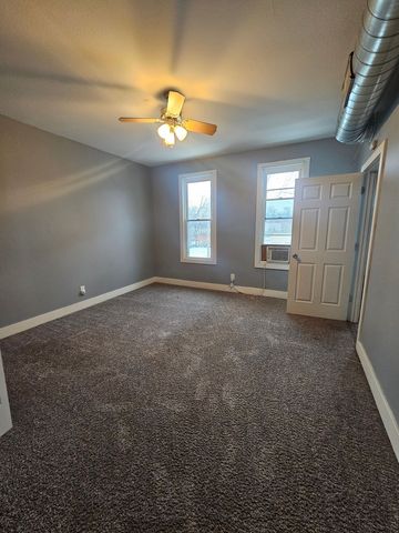 1431 W 4th Street, Davenport, IA 52802