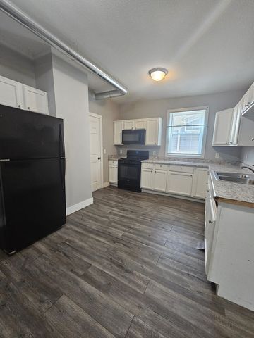 1431 W 4th Street, Davenport, IA 52802