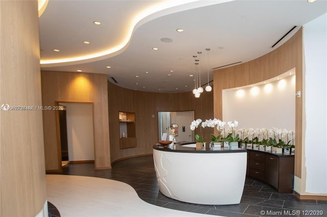 851 NE 1st Ave 3903, Miami, FL 33132