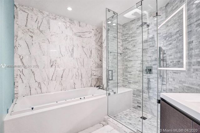 851 NE 1st Ave 3903, Miami, FL 33132