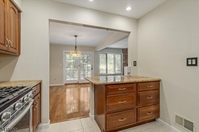 83 Patriots Rd, Parsippany-troy Hills Twp., NJ 07950