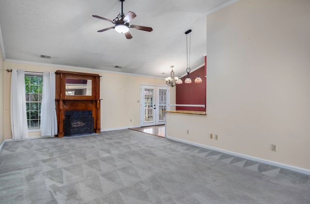 323 Dogwood Court, Versailles, KY 40383
