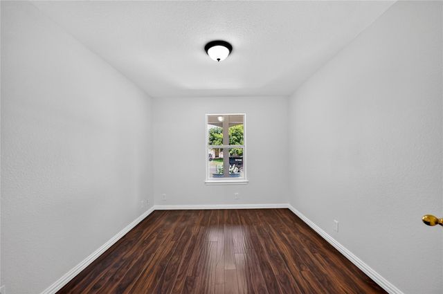 612 Losoya CT, Hutto, TX 78634