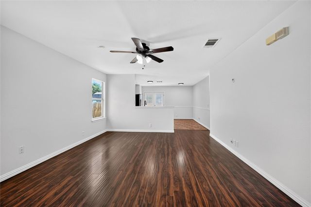 612 Losoya CT, Hutto, TX 78634