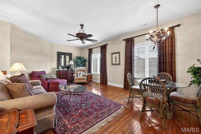 6 Upper Conway Lane, Chesterfield, MO 63017