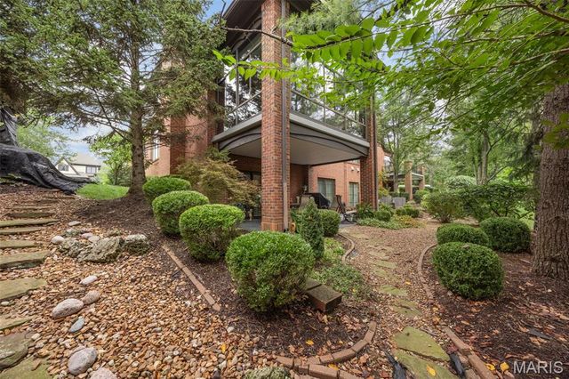 6 Upper Conway Lane, Chesterfield, MO 63017