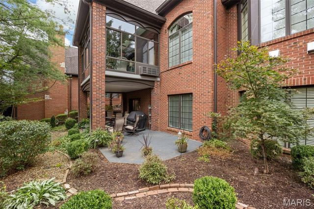 6 Upper Conway Lane, Chesterfield, MO 63017