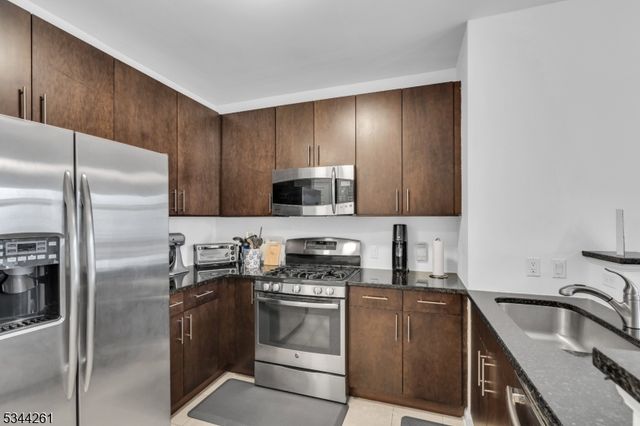 2222 Riverview Ave, Englewood City, NJ 07631