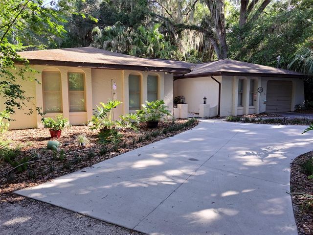 5672 AVE H, Mc Intosh, FL 32664