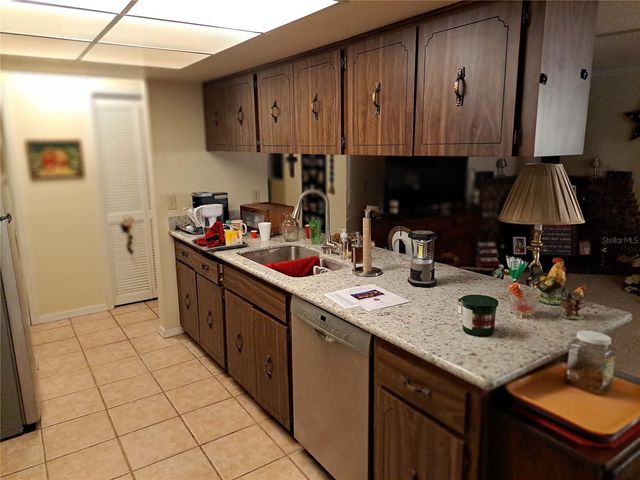5672 AVE H, Mc Intosh, FL 32664