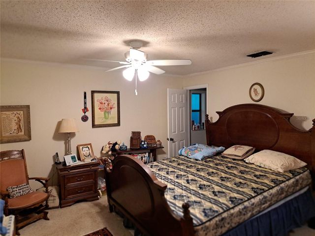 5672 AVE H, Mc Intosh, FL 32664