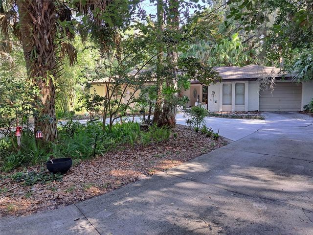 5672 AVE H, Mc Intosh, FL 32664