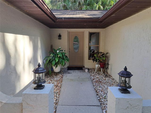 5672 AVE H, Mc Intosh, FL 32664