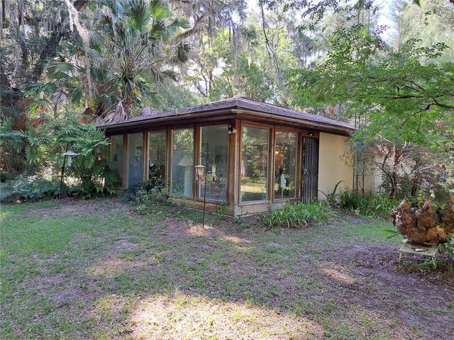 5672 AVE H, Mc Intosh, FL 32664