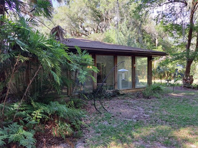 5672 AVE H, Mc Intosh, FL 32664