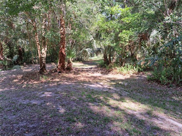 5672 AVE H, Mc Intosh, FL 32664