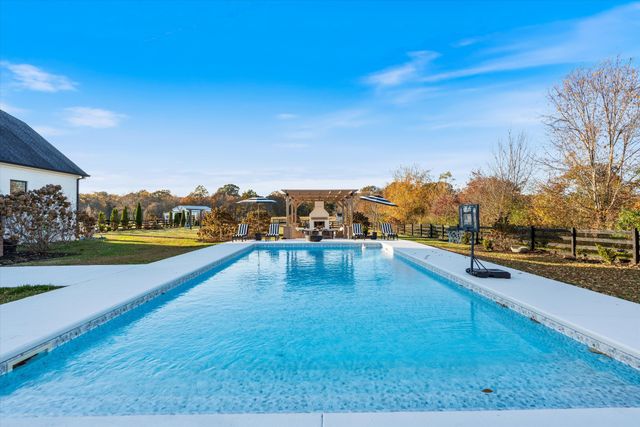 7314 Dug Hill Rd, Bon Aqua, TN 37025