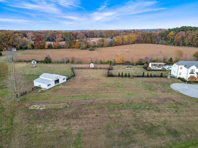 7314 Dug Hill Rd, Bon Aqua, TN 37025