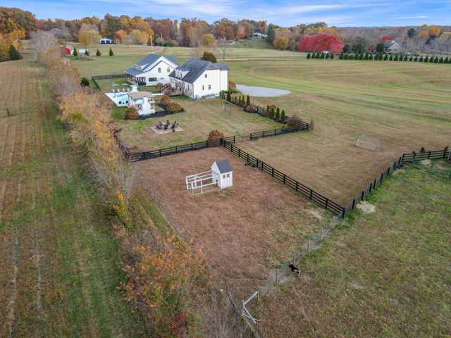 7314 Dug Hill Rd, Bon Aqua, TN 37025