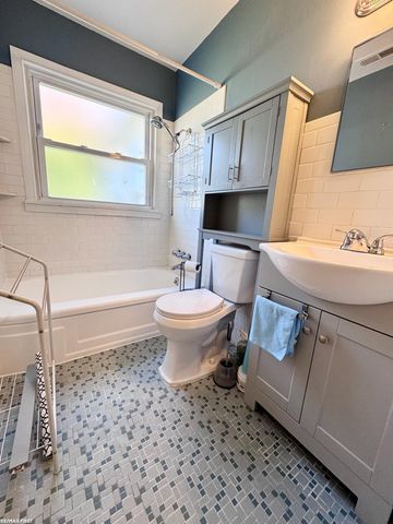 21527 Bon Heur Street, Saint Clair Shores, MI 48081