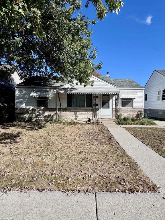 21527 Bon Heur Street, Saint Clair Shores, MI 48081