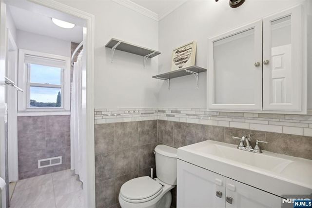 82 Eaton Place, Bloomfield, NJ 07003