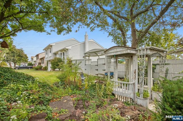 82 Eaton Place, Bloomfield, NJ 07003