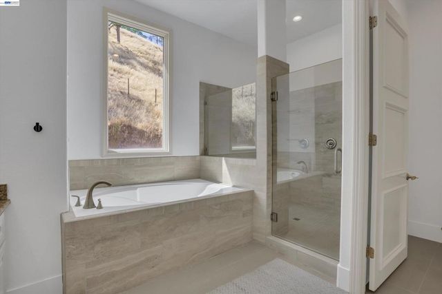 16800 Marsh Creek Rd, Clayton, CA 94517