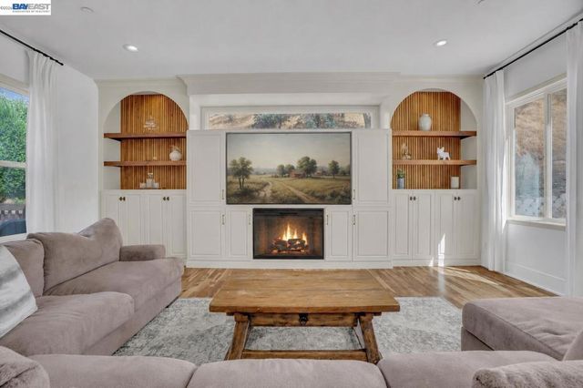 16800 Marsh Creek Rd, Clayton, CA 94517