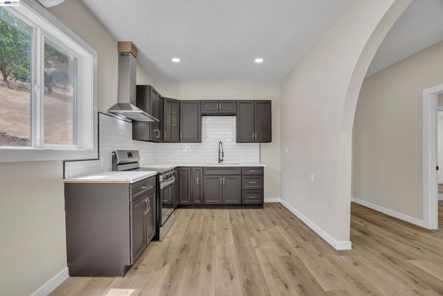 16800 Marsh Creek Rd, Clayton, CA 94517