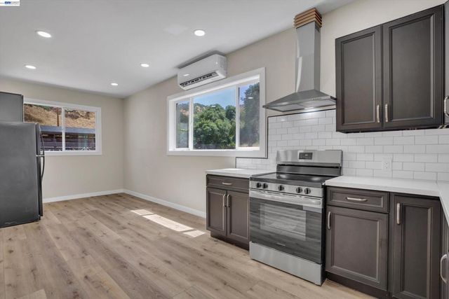 16800 Marsh Creek Rd, Clayton, CA 94517