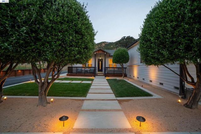 16800 Marsh Creek Rd, Clayton, CA 94517