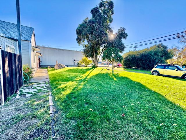 2863 Butte House Rd, Yuba City, CA 95993