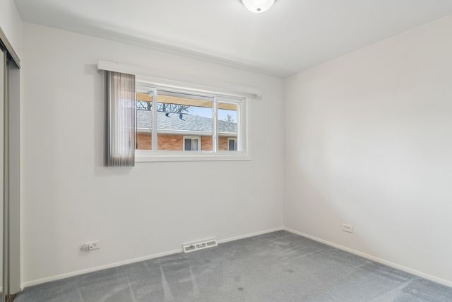 589 Jon Lane, Des Plaines, IL 60016