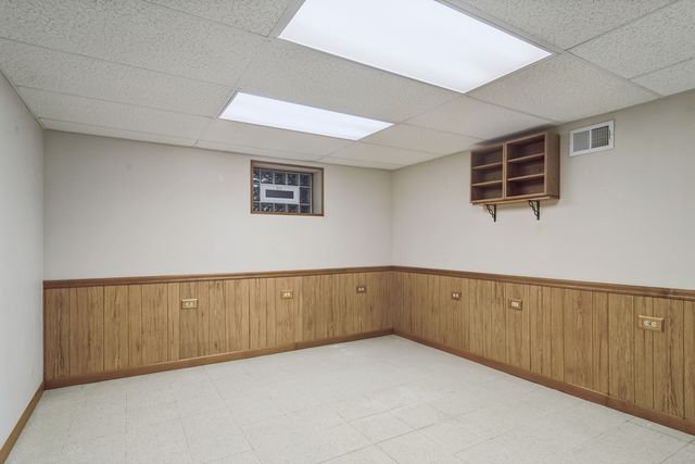 589 Jon Lane, Des Plaines, IL 60016