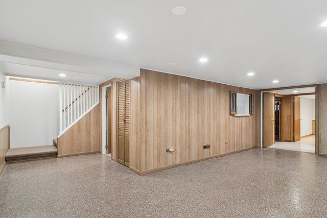 589 Jon Lane, Des Plaines, IL 60016