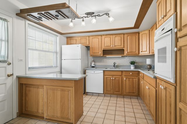 589 Jon Lane, Des Plaines, IL 60016