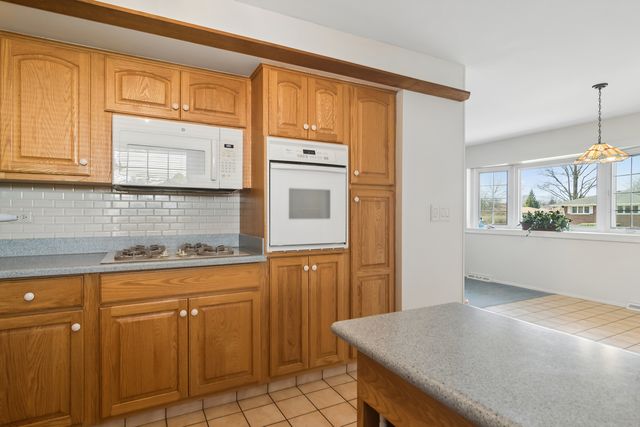 589 Jon Lane, Des Plaines, IL 60016