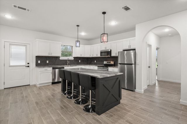 6771 NW County Road 1146, Barry, TX 75102