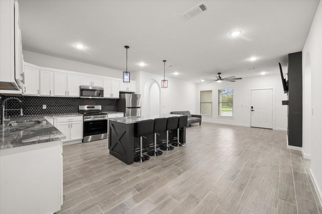 6771 NW County Road 1146, Barry, TX 75102