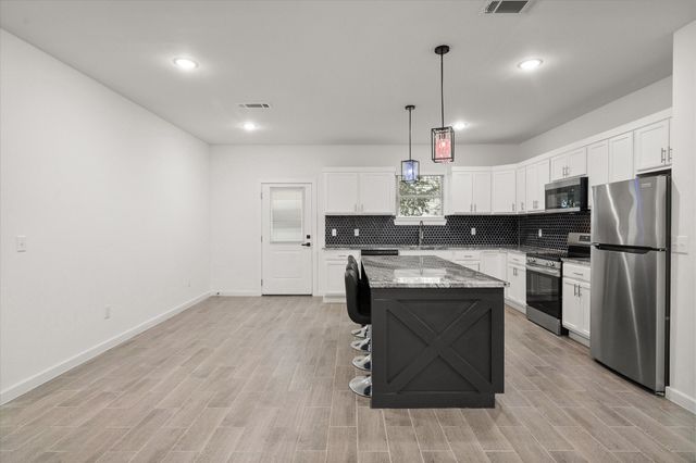 6771 NW County Road 1146, Barry, TX 75102