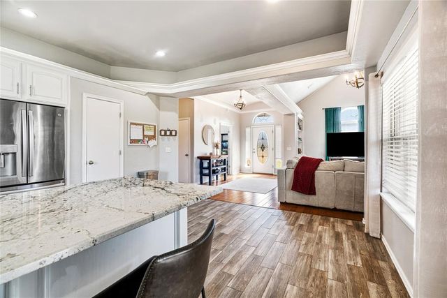 713 N Cherokee Way, Mustang, OK 73064