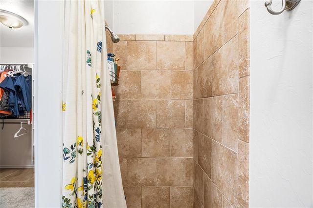 713 N Cherokee Way, Mustang, OK 73064