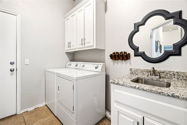 713 N Cherokee Way, Mustang, OK 73064