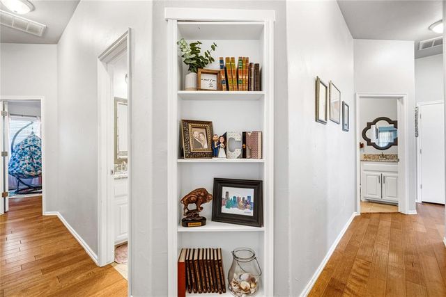 713 N Cherokee Way, Mustang, OK 73064