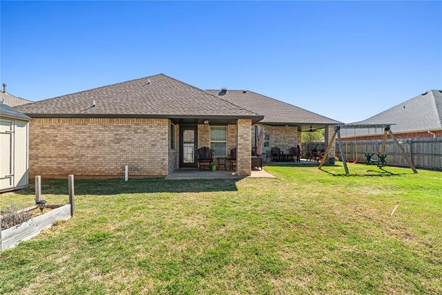 713 N Cherokee Way, Mustang, OK 73064