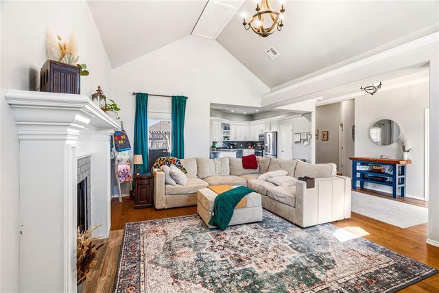 713 N Cherokee Way, Mustang, OK 73064