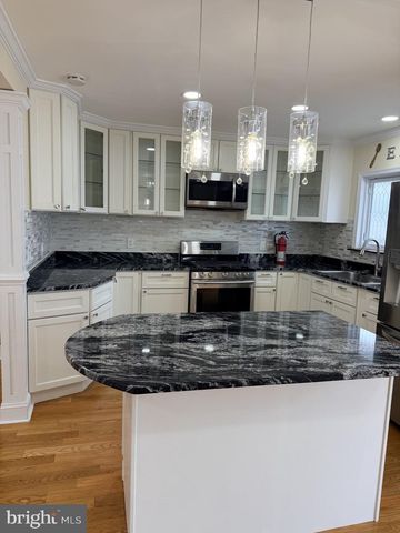 106 ADRIENNE AVE, Blackwood, NJ 08012