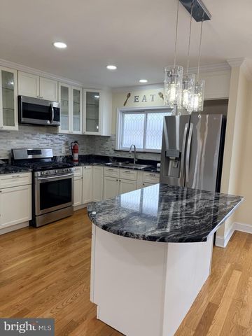 106 ADRIENNE AVE, Blackwood, NJ 08012