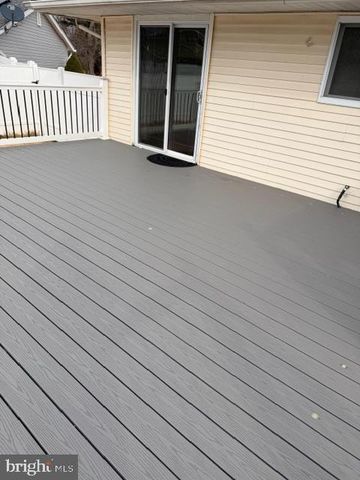 106 ADRIENNE AVE, Blackwood, NJ 08012